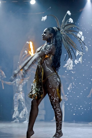 princesa maya en un show maya en cancun